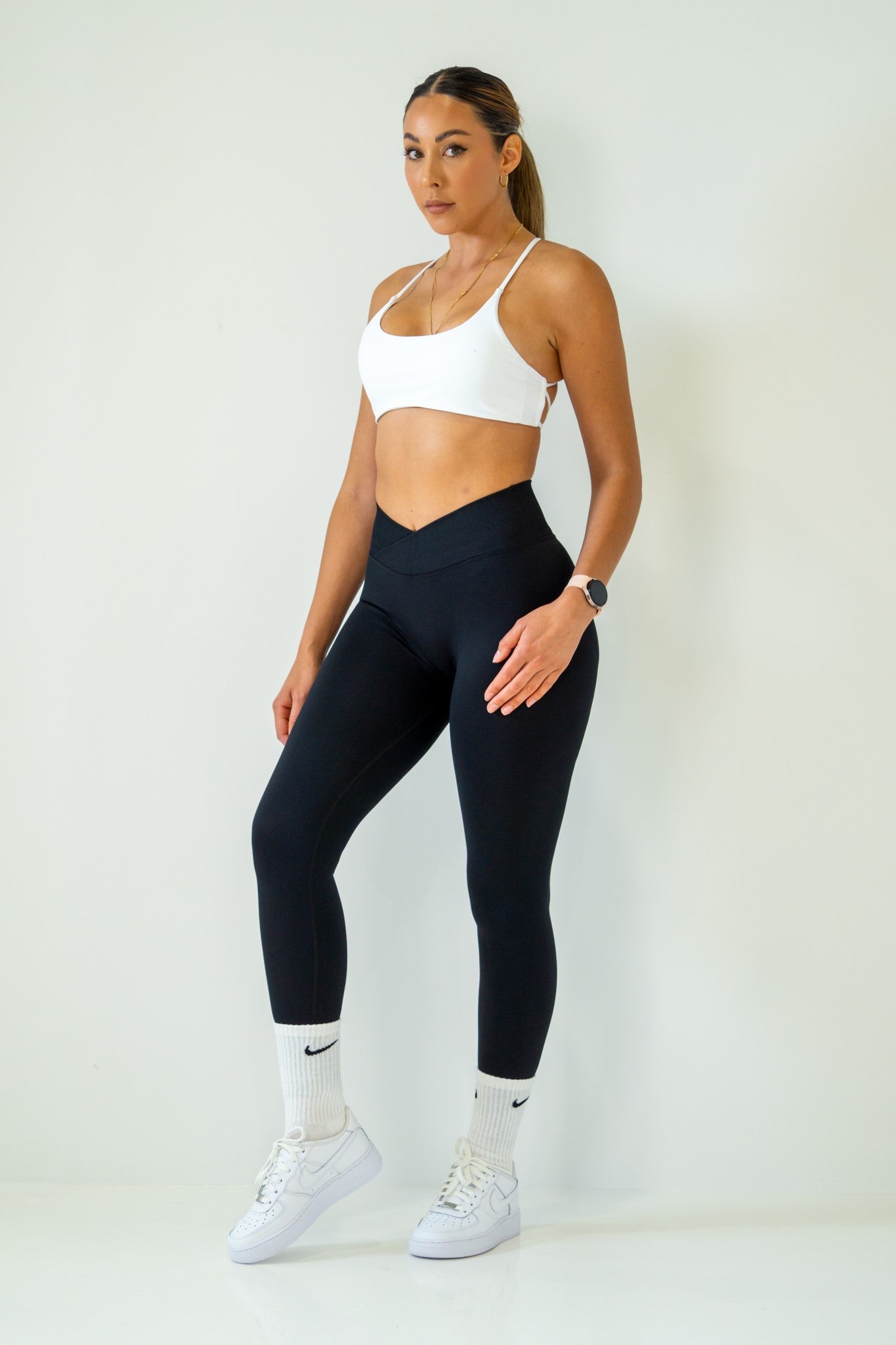 V WAIST SEAMLESS SCRUNCH LEGGINGS - BLACK